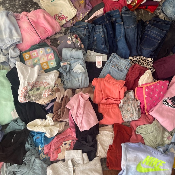 Girls clothes - Picture 3 of 5